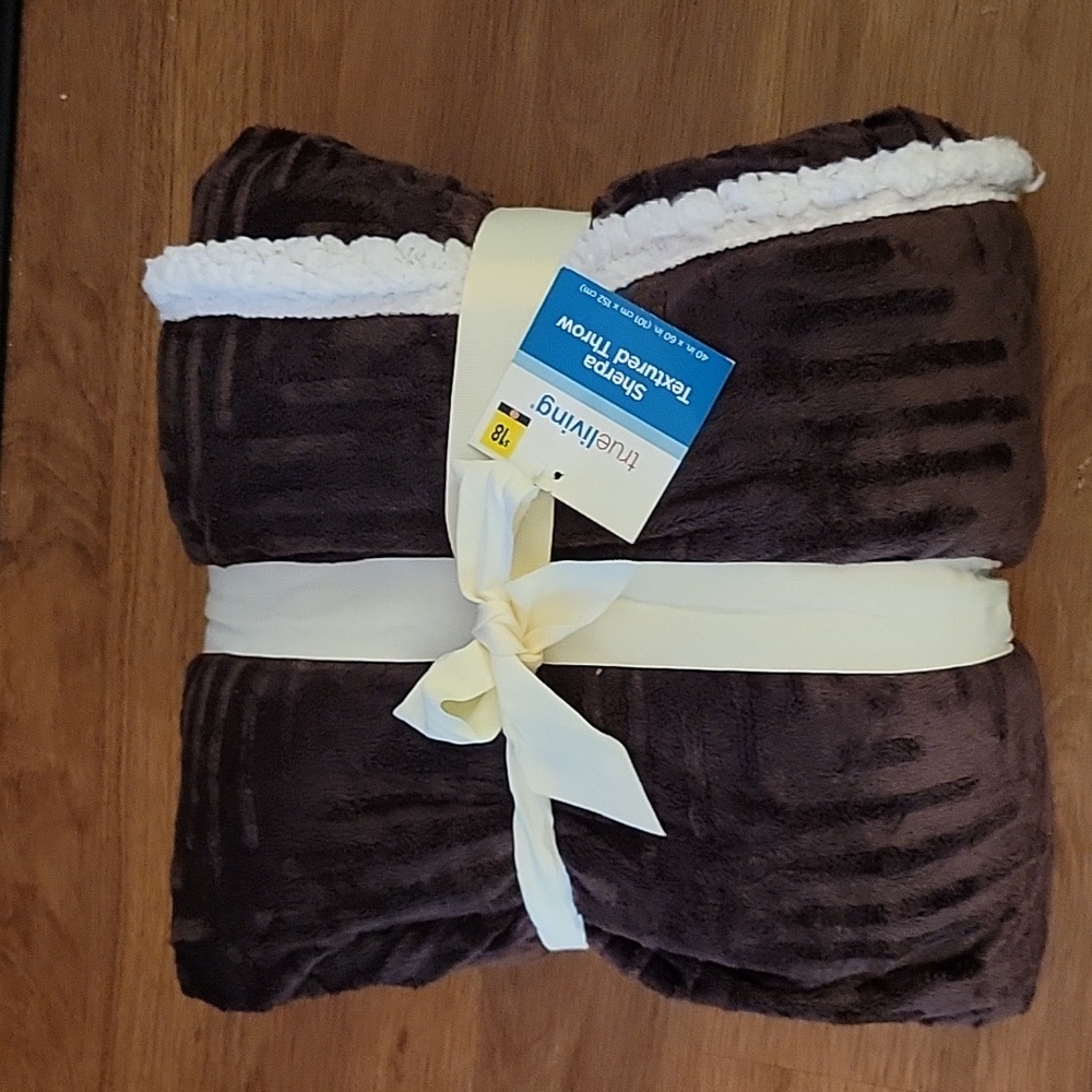 True Living Brown Fleece White Sherpa Textured Throw 40x60" washable New